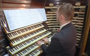 organ music